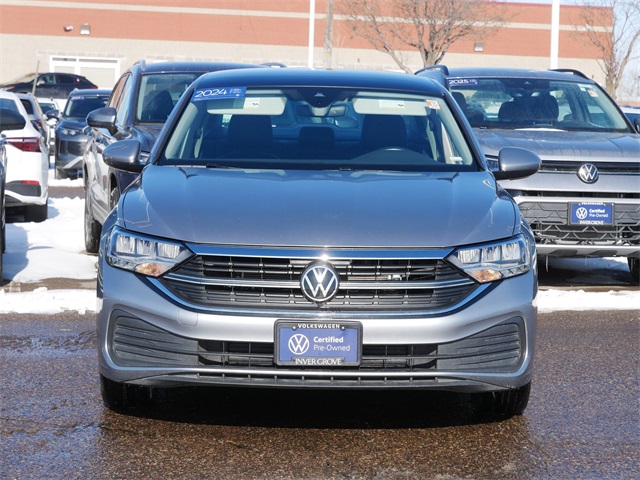 Certified 2024 Volkswagen Jetta SE with VIN 3VW7M7BU0RM025712 for sale in Inver Grove Heights, Minnesota