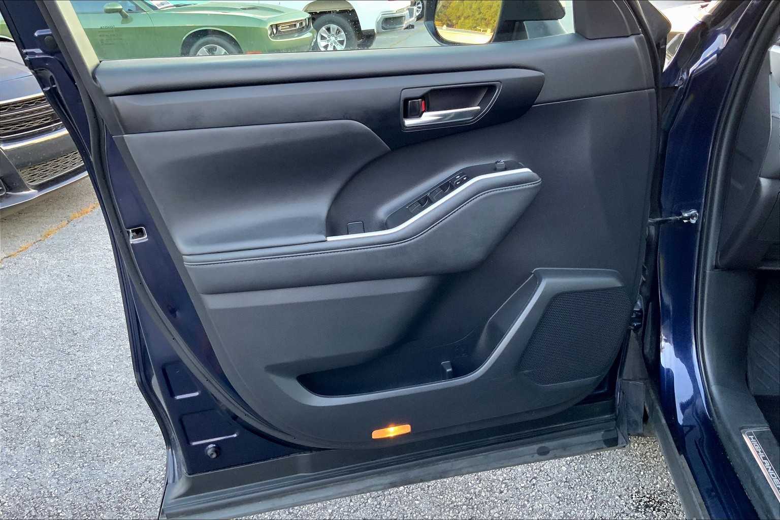 2023 Toyota Highlander XLE photo 20