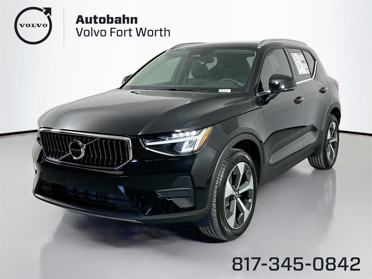 2025 Volvo XC40 Core's photo