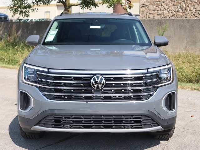 2026 Volkswagen Atlas SE Technology photo 2