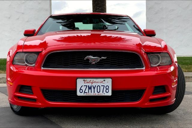 2014 Ford Mustang V6 Premium photo 3