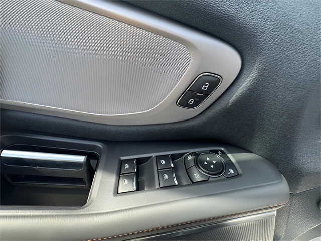 2025 Ford Expedition MAX XLT photo 16