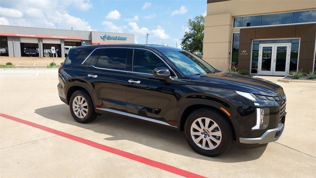 2025 Hyundai Palisade SE's photo