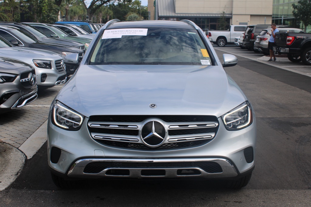 2022 Mercedes Benz GLC 300 photo 2