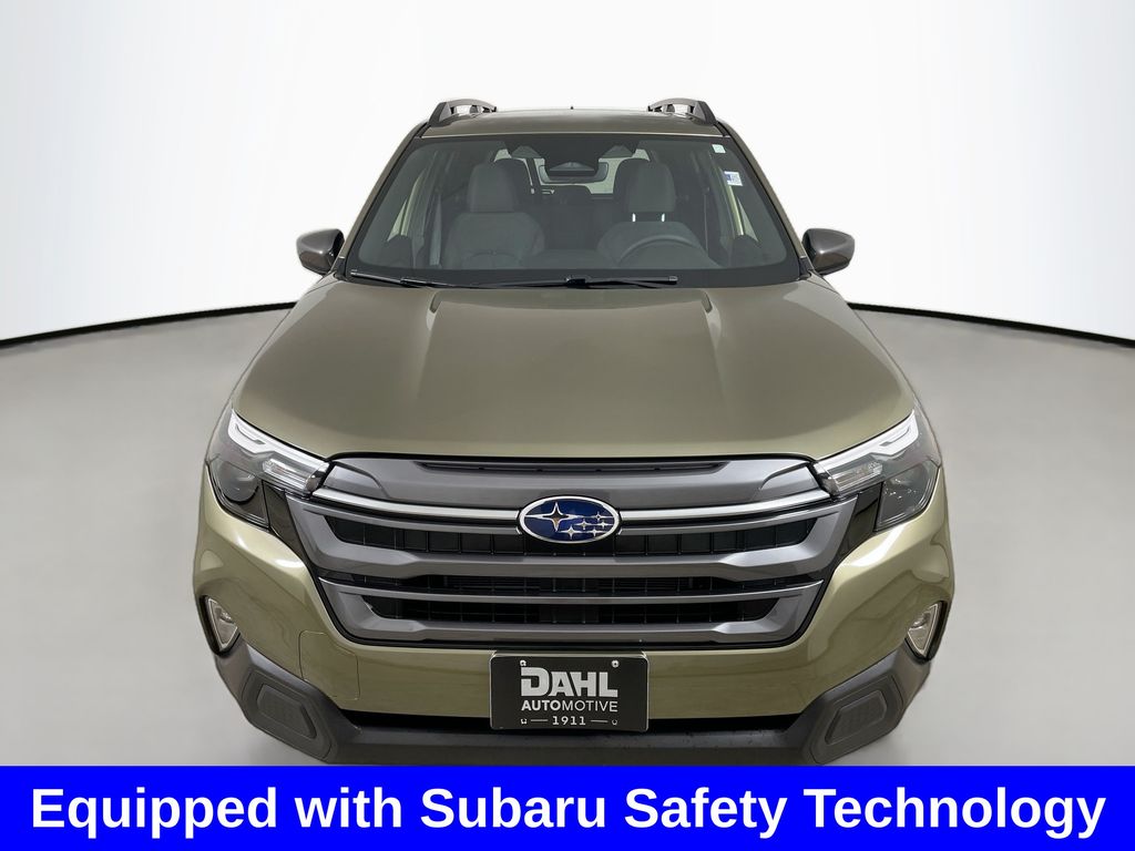 2025 Subaru Forester Premium photo 2