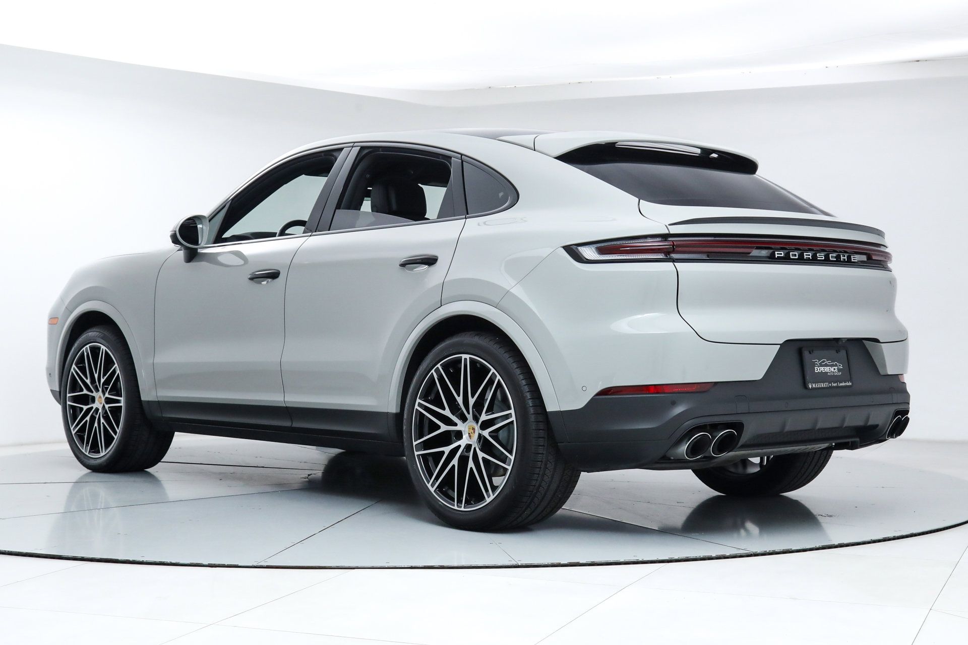 2024 Porsche Cayenne Coupe photo 2
