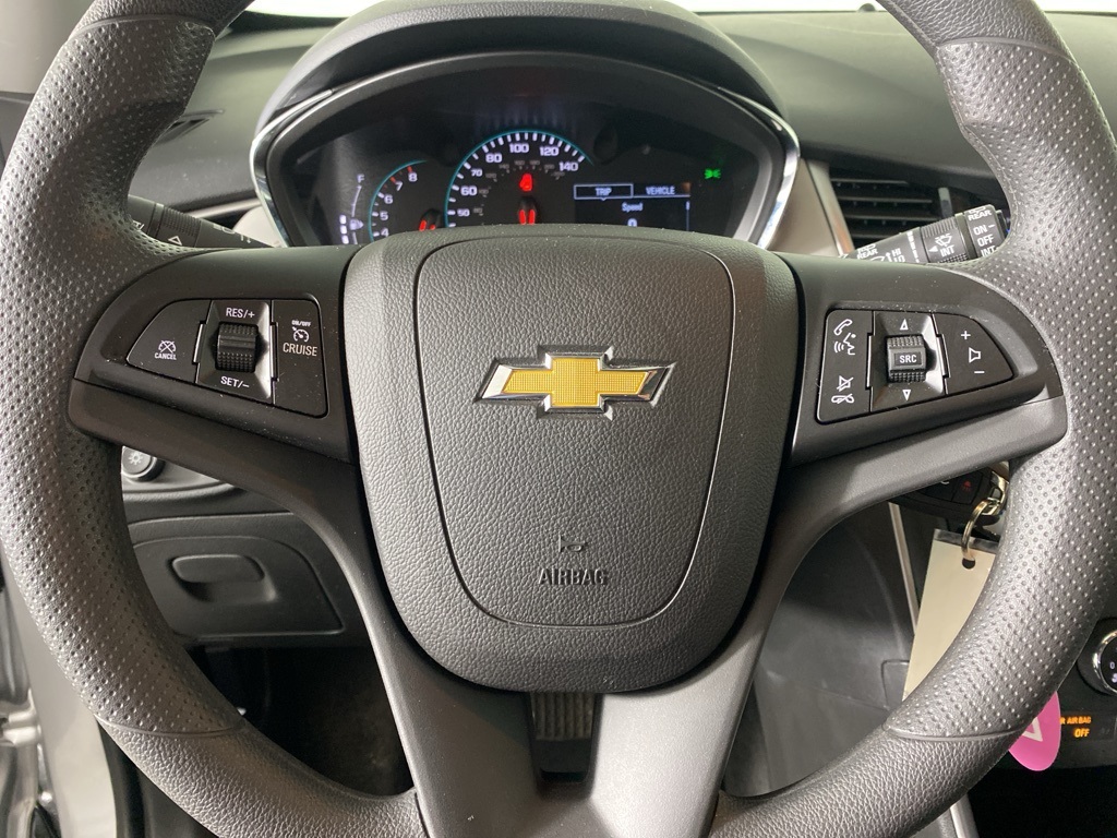 2022 Chevrolet Trax LS photo 12