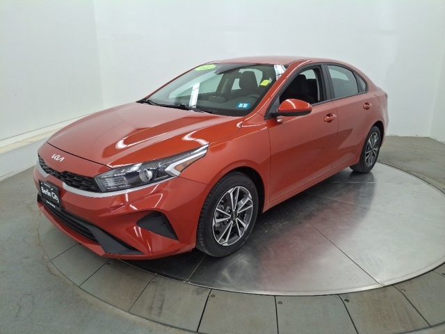 2022 Kia Forte LXS photo 3