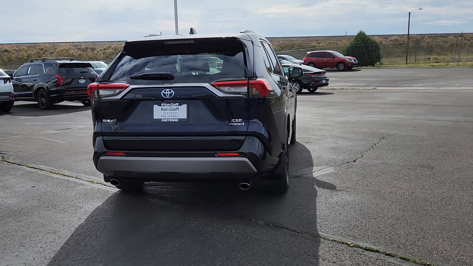 2020 Toyota RAV4 Hybrid XSE photo 2