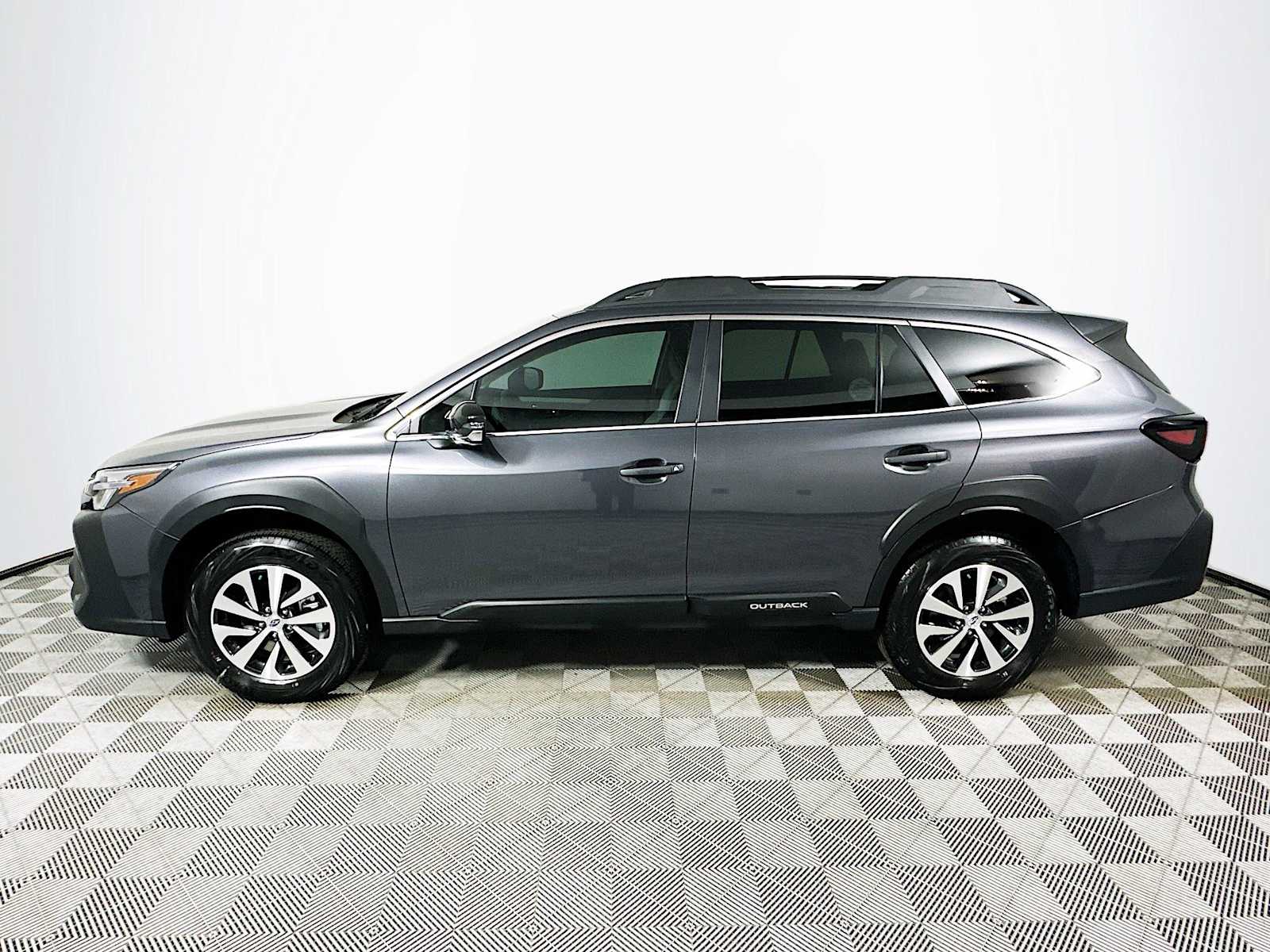 2025 Subaru Outback Premium photo 4
