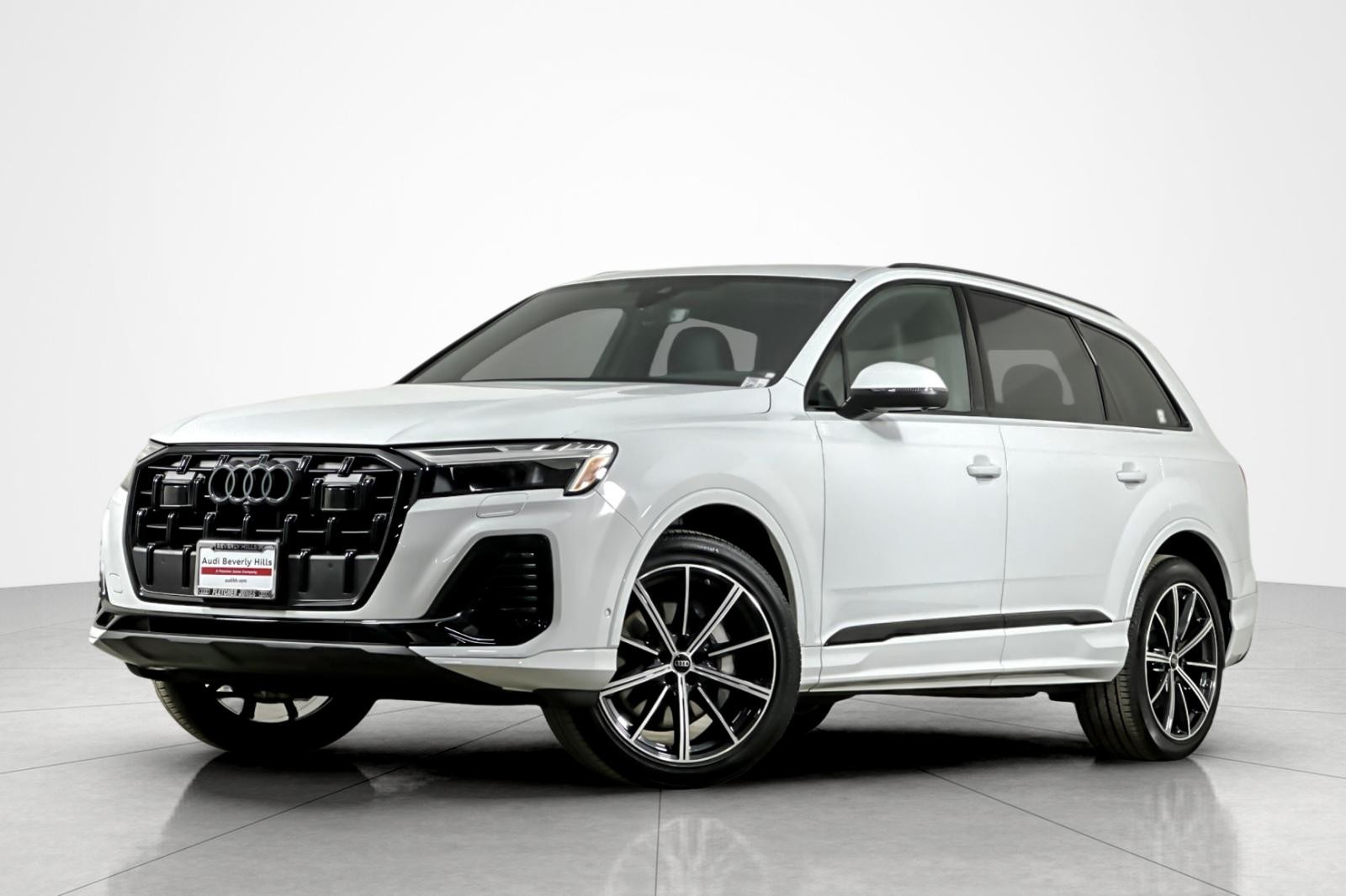 2025 Audi Q7 Premium Plus's photo