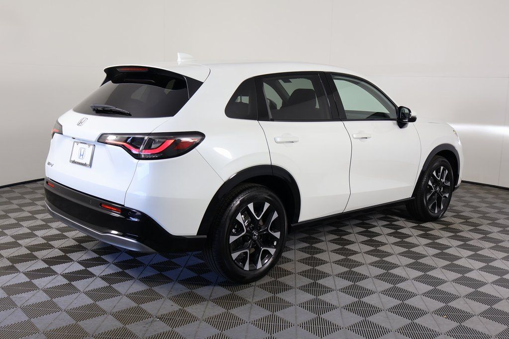 2026 Honda HR-V EX-L photo 2