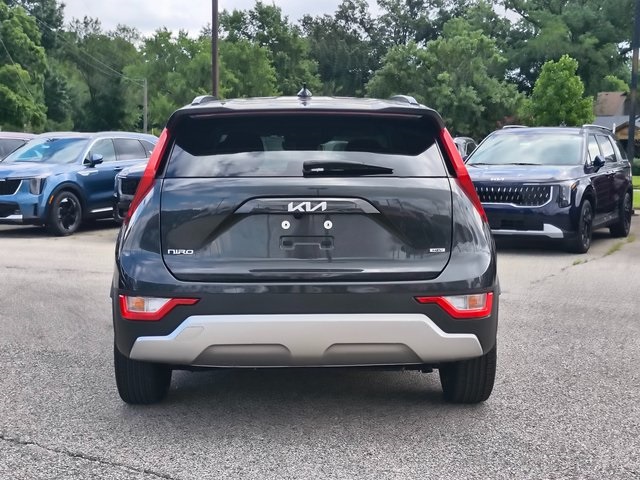 2024 Kia Niro LX photo 5