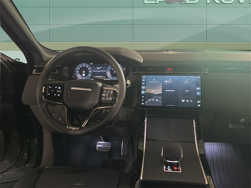2026 Land Rover Range Rover Velar SE photo 19