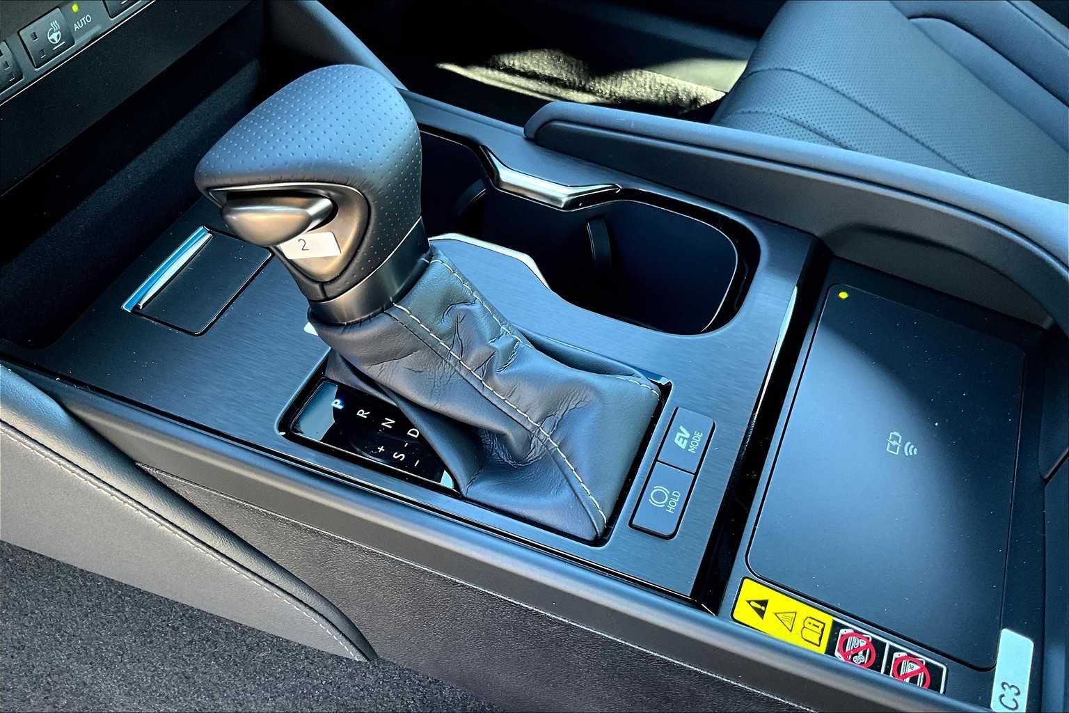 2025 Lexus ES 300h F SPORT Handling photo 10