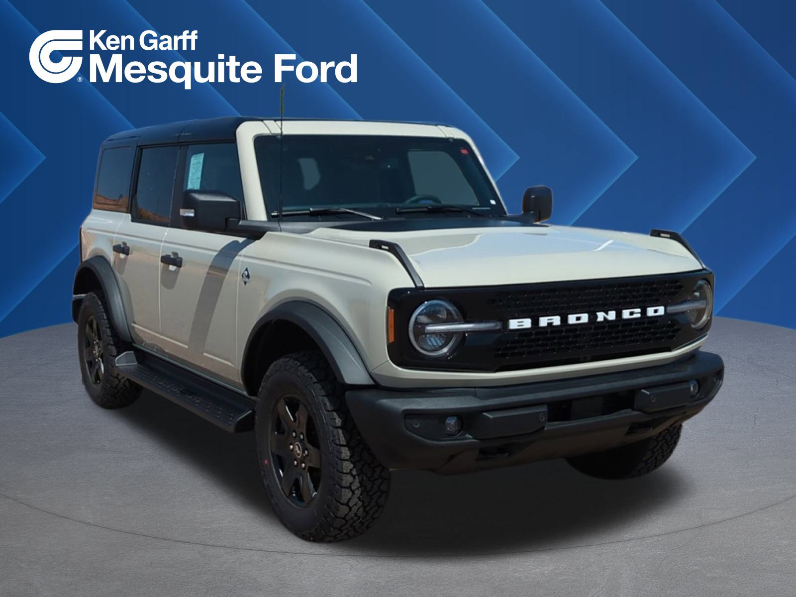 2025 Ford Bronco Outer Banks photo 2