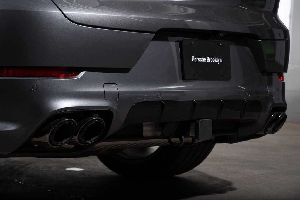 2025 Porsche Cayenne GTS photo 13