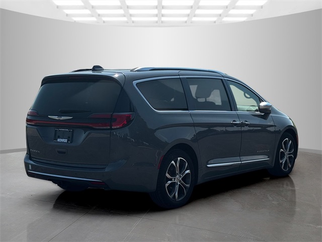 2022 Chrysler Pacifica Pinnacle photo 7
