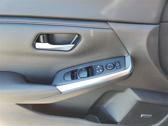 2025 Nissan Sentra SR photo 17