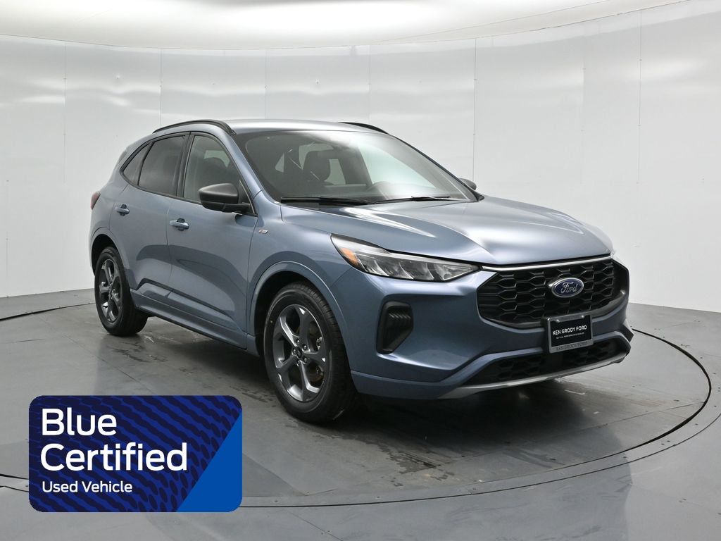 2023 Ford Escape ST-Line's photo