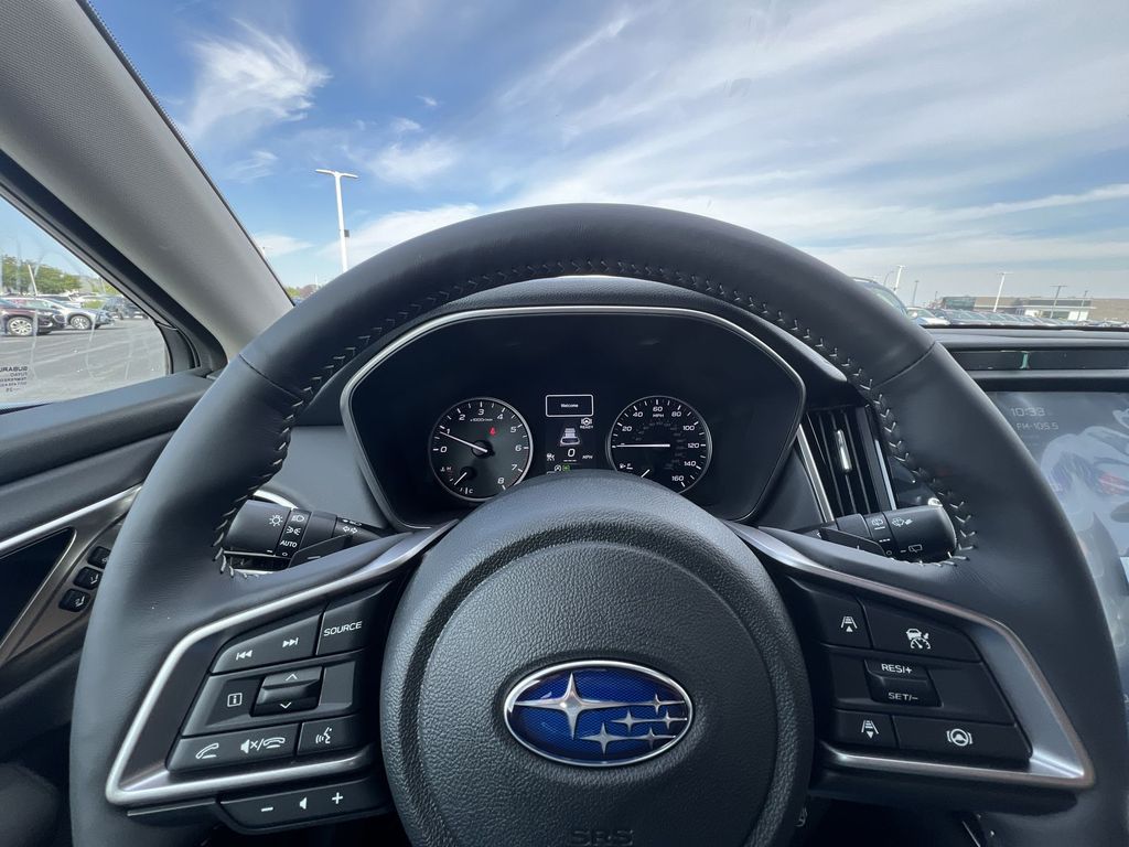 2025 Subaru Outback Touring photo 10