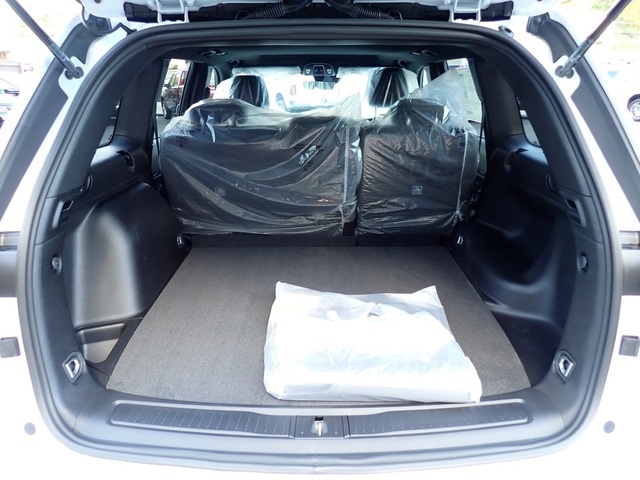 2025 Jeep Grand Cherokee Laredo X photo 2