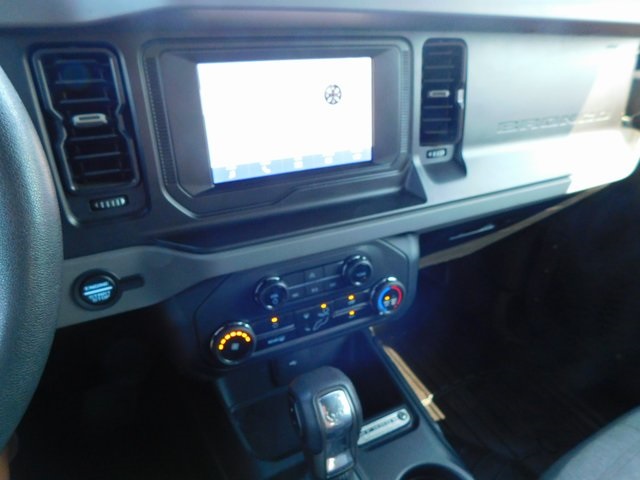 2023 Ford Bronco Base photo 35