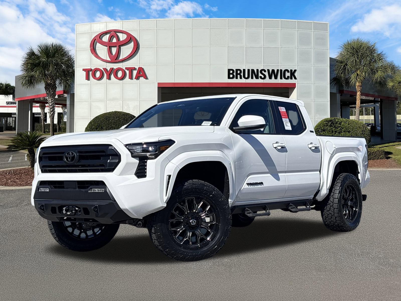 2025 Toyota Tacoma SR5's photo