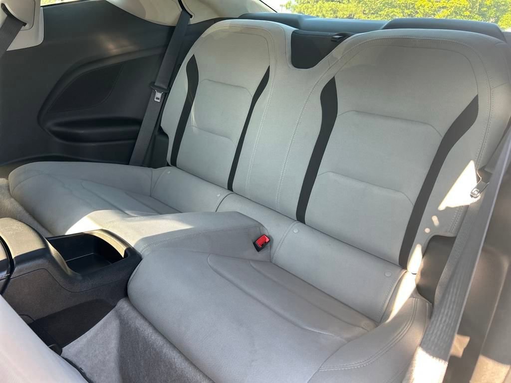 2023 Chevrolet Camaro 1LT photo 16