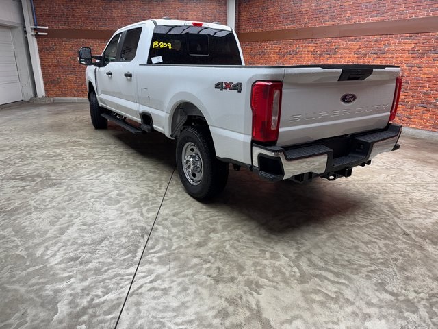 2025 Ford F-350 XL photo 3