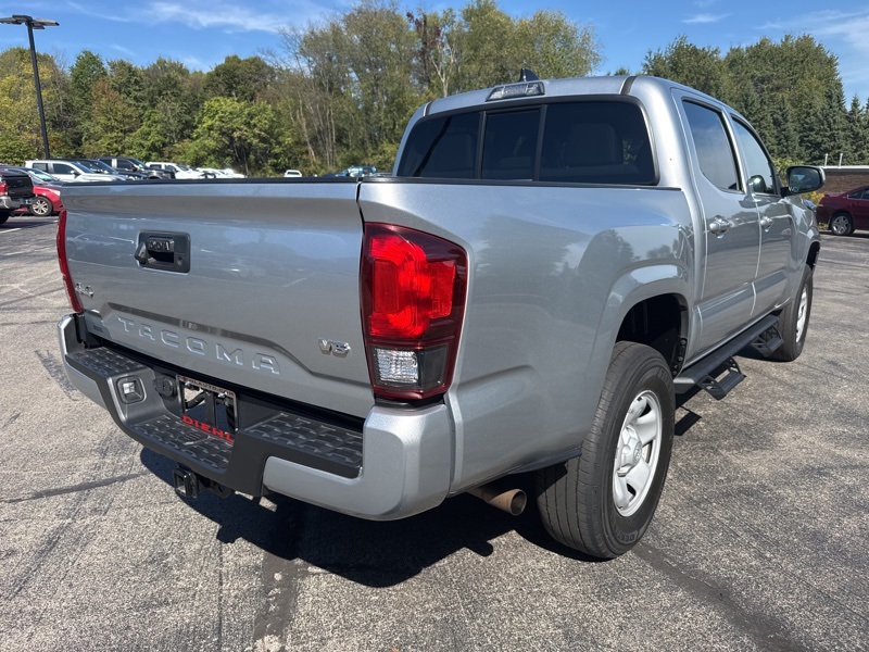 2022 Toyota Tacoma SR photo 3