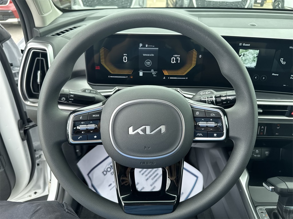 2025 Kia Sorento LX photo 18