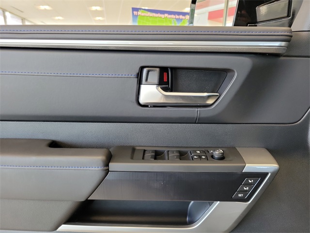 2025 Toyota Tundra Platinum CrewMax photo 16