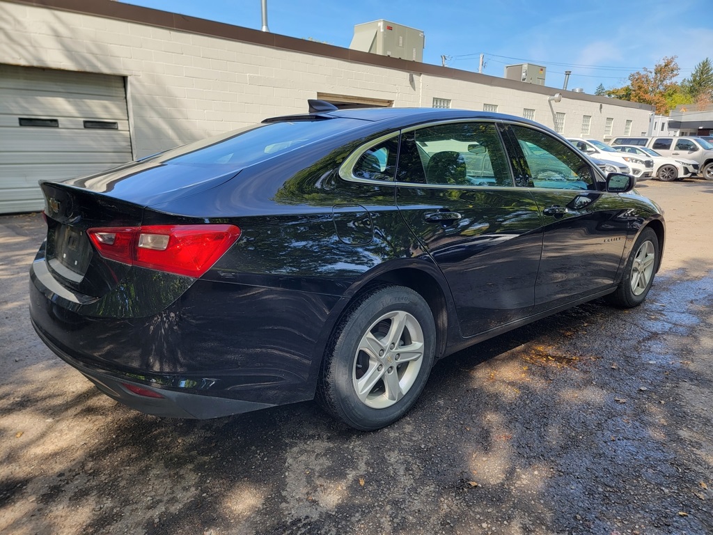 2023 Chevrolet Malibu LS photo 3