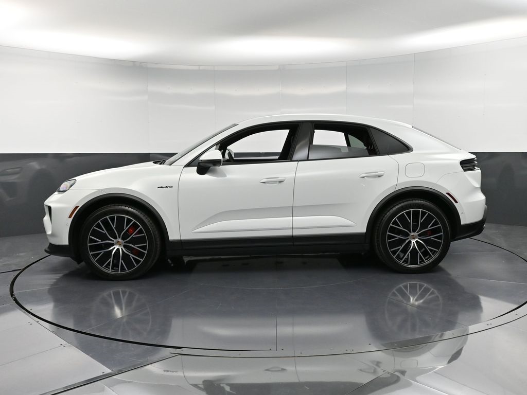 2025 Porsche Macan Electric photo 2