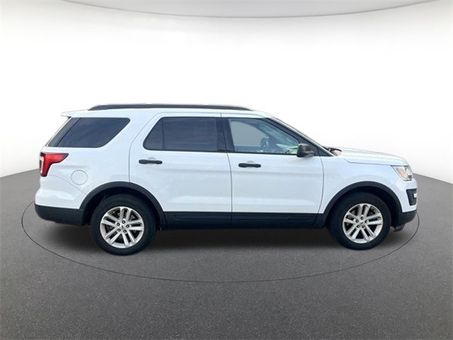 2016 Ford Explorer Base photo 8