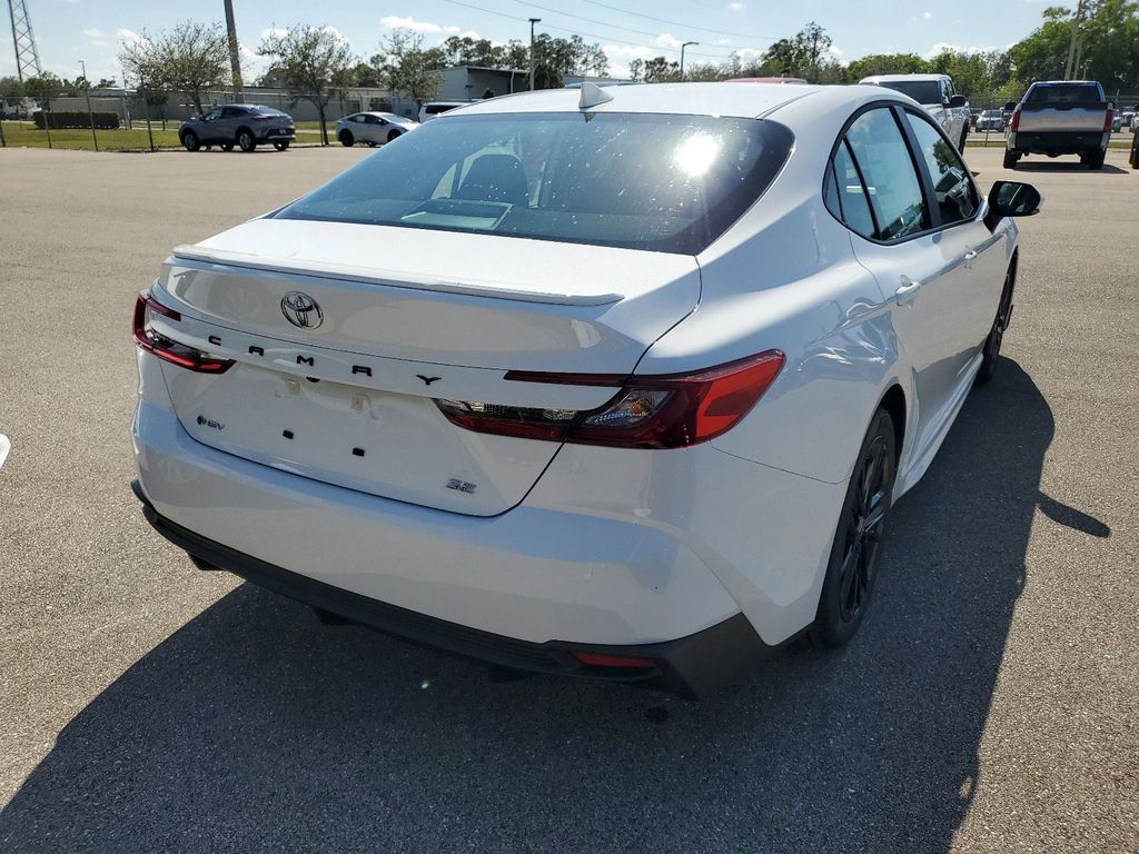2025 Toyota Camry SE photo 5