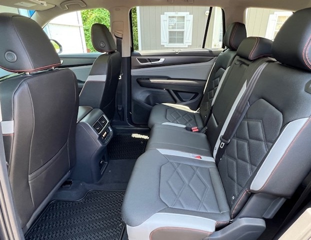 2025 Volkswagen Atlas Peak Edition SE photo 10