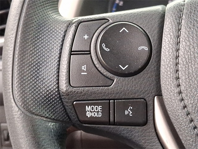 2017 Toyota RAV4 LE photo 27