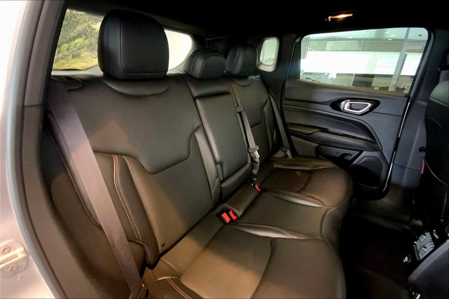 2024 Jeep Compass Trailhawk photo 16