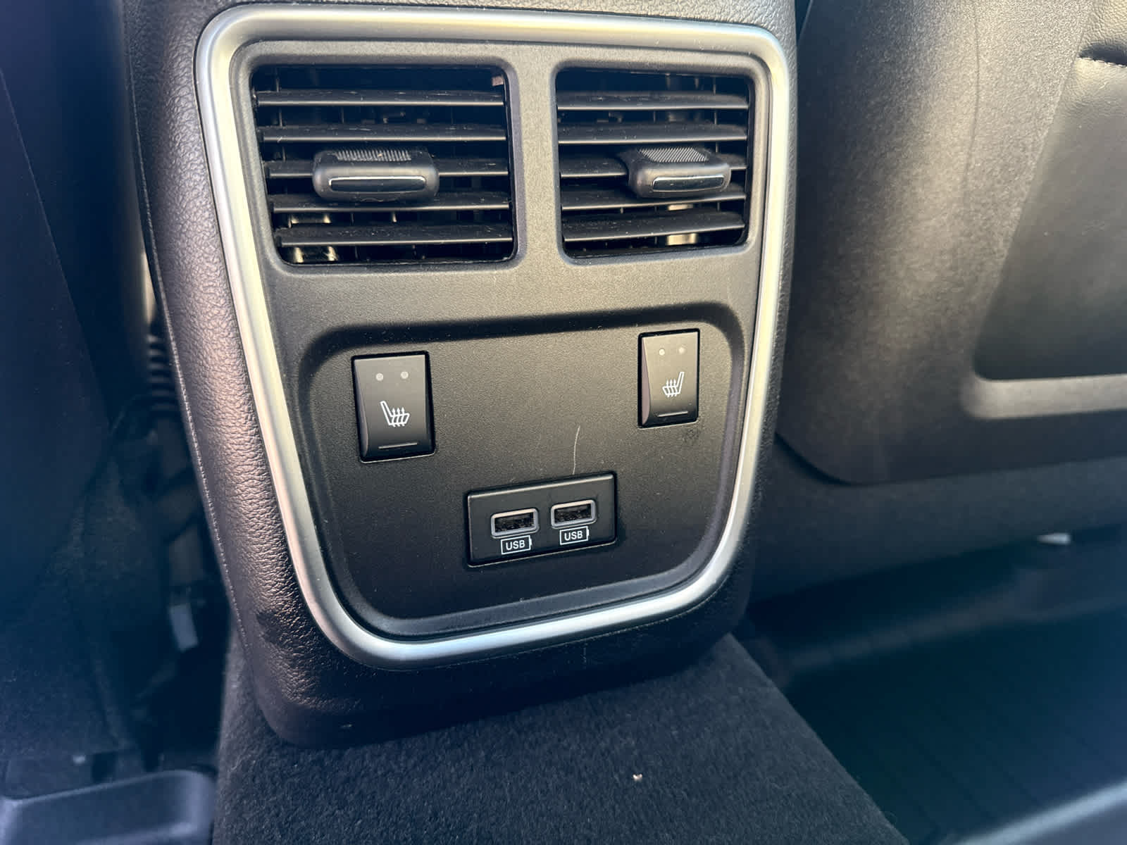 2016 Dodge Charger SXT photo 13