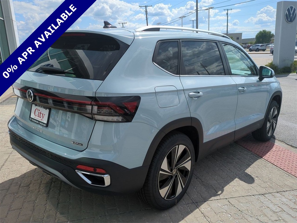 2025 Volkswagen Taos SE photo 4