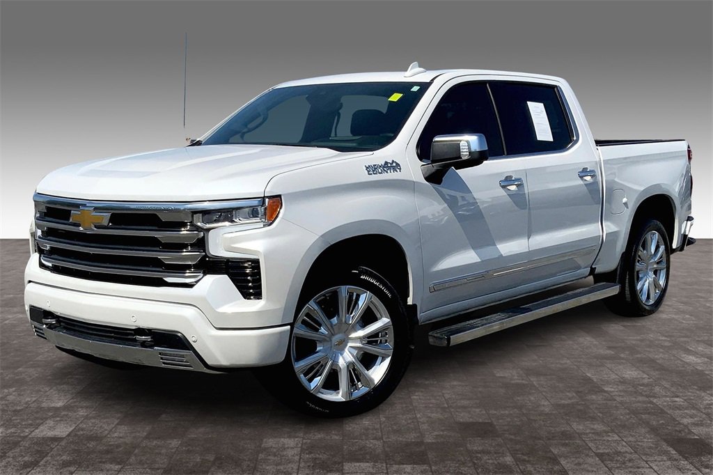 2025 Chevrolet Silverado 1500 High Country photo 2