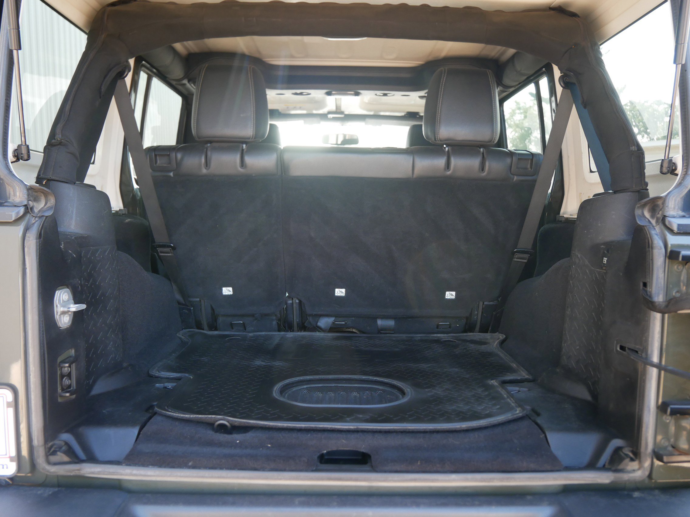 2015 Jeep Wrangler Unlimited Rubicon Hard Rock photo 12