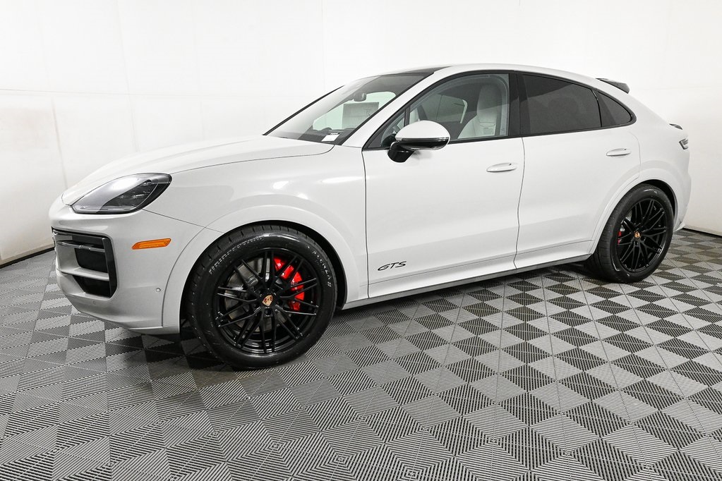 2026 Porsche Cayenne GTS Coupe photo 2