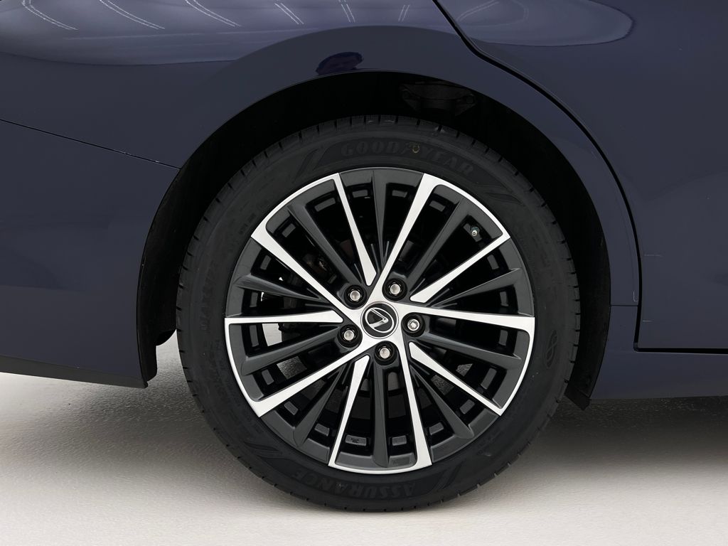 2023 Lexus ES 350 photo 33