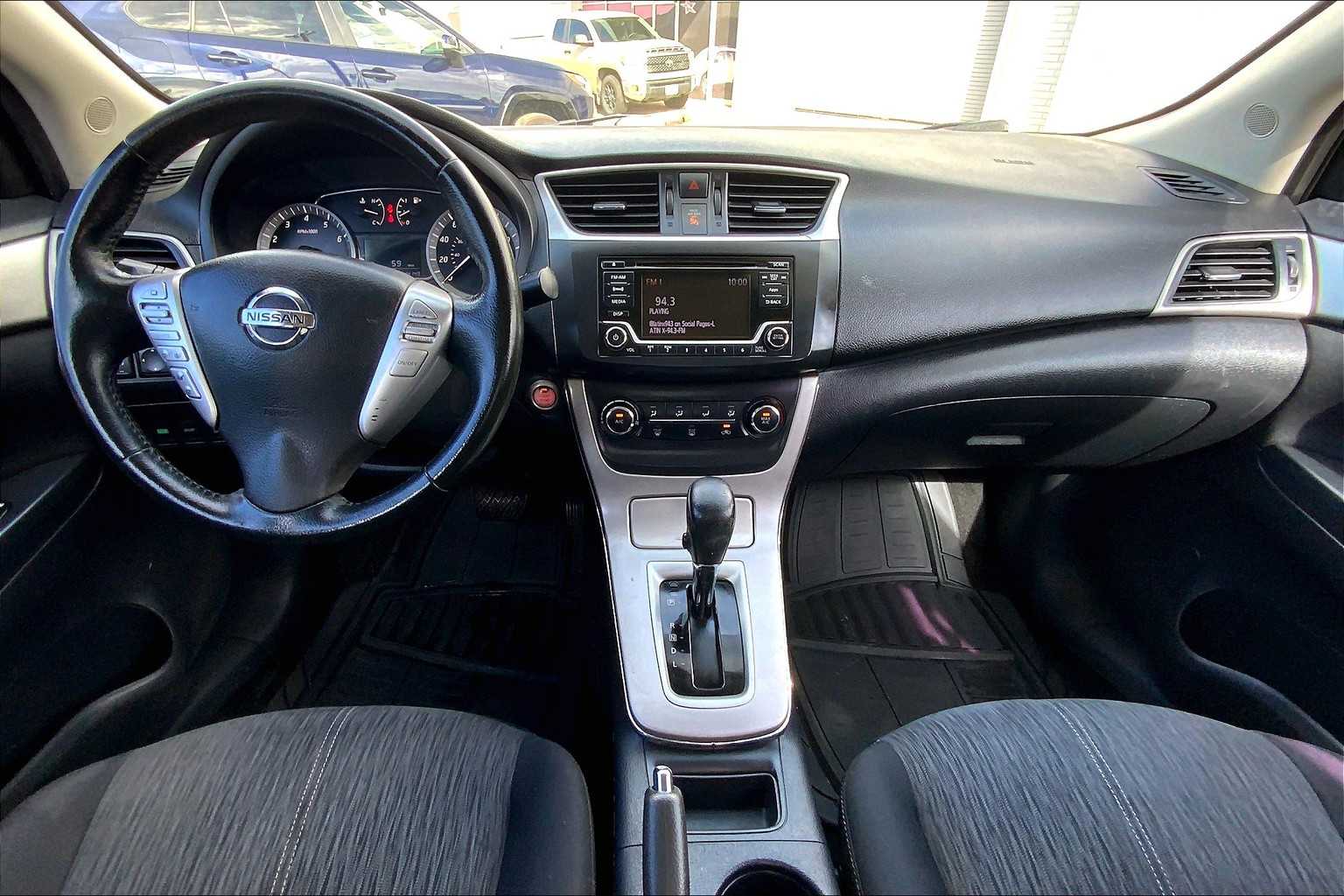 2015 Nissan Sentra SV photo 13