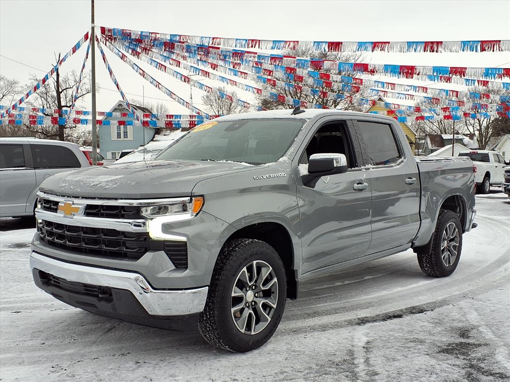 2024 Chevrolet Silverado 1500 LT's photo