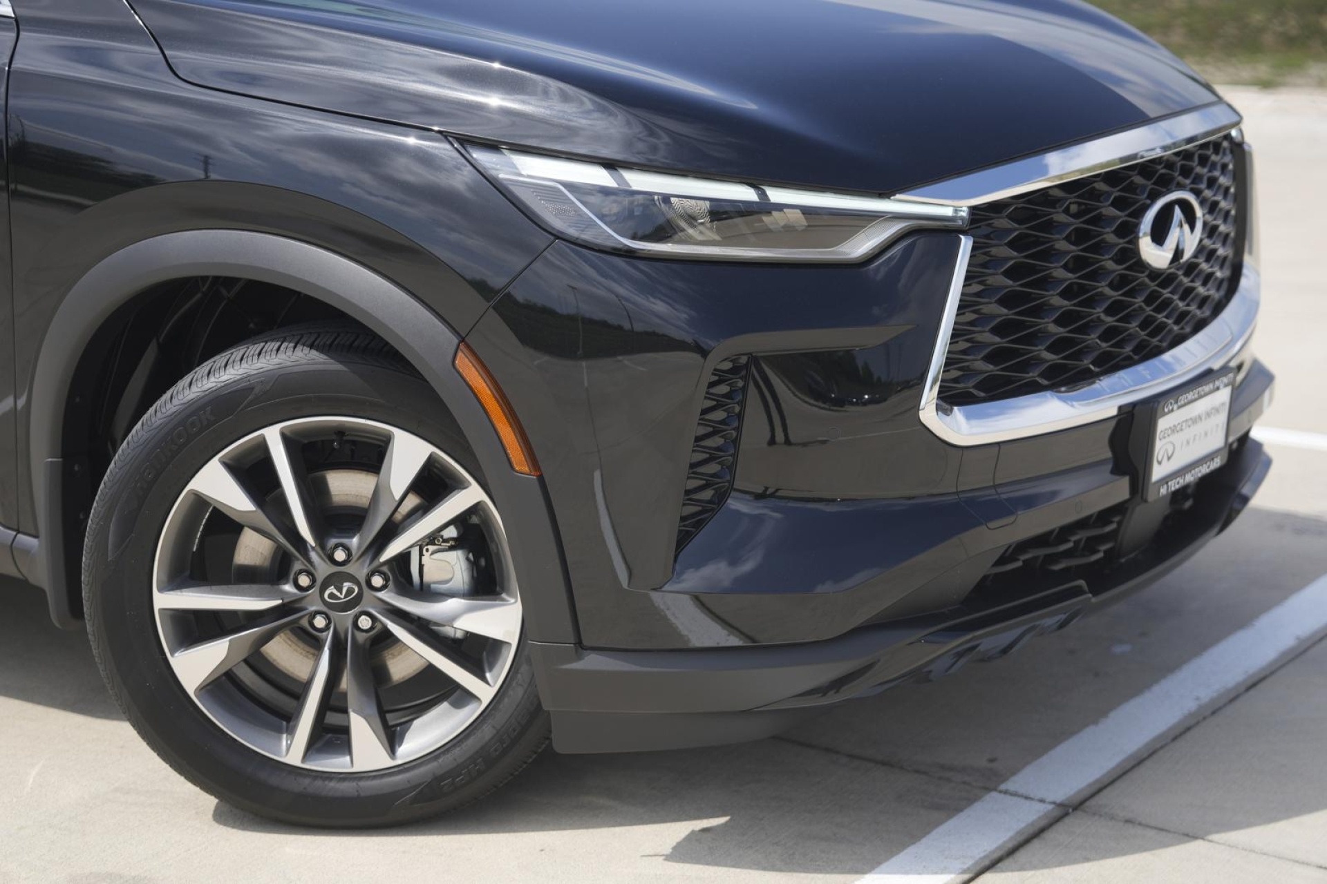 2025 Infiniti QX60 Luxe AWD photo 2