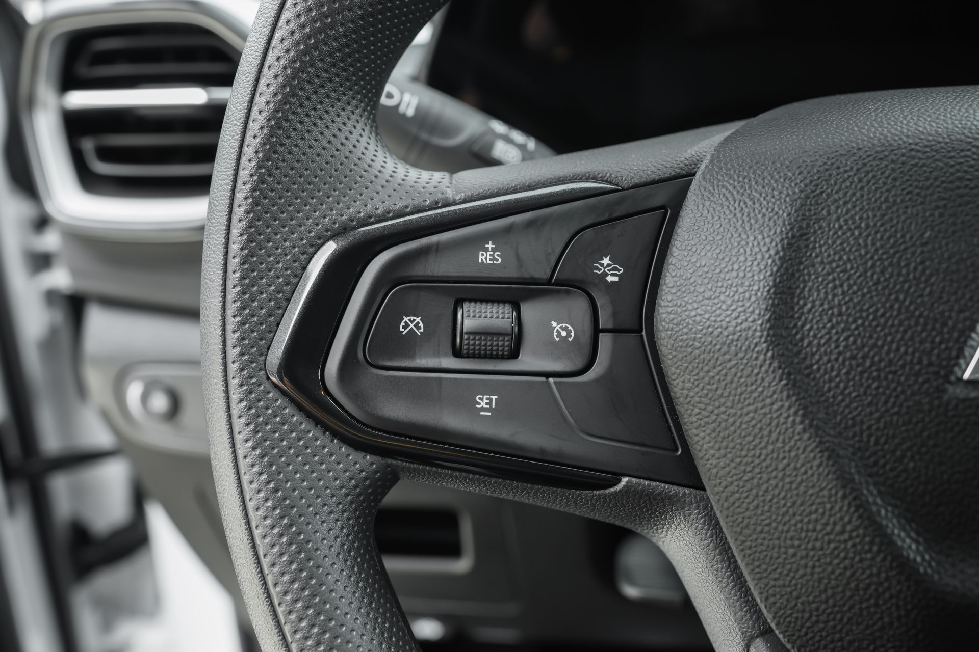 2024 Chevrolet Trailblazer LT photo 16